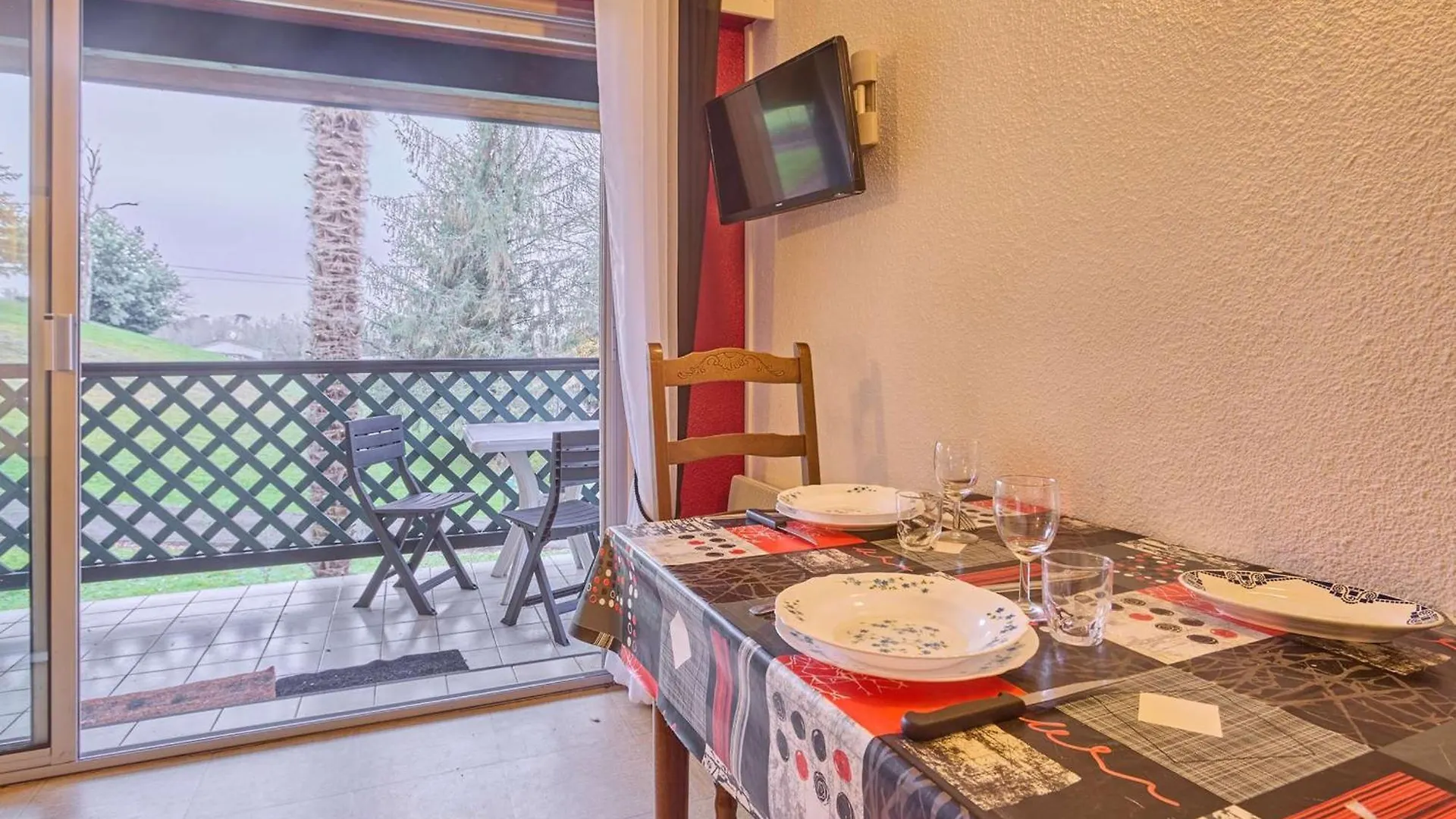Appartement T1 Bis Renove A Barbotan Avec Balcon Et Parking - Fr-1-841-22