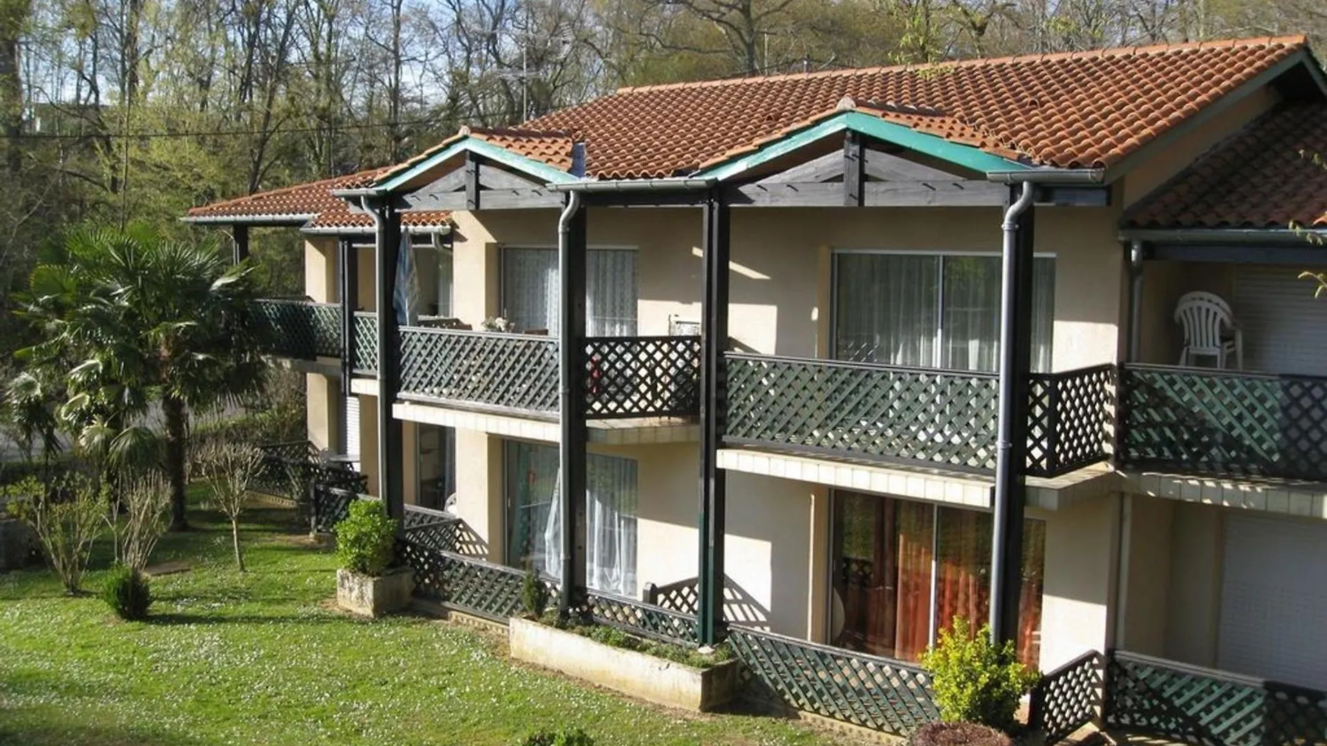 Appartement T1 Bis Renove A Barbotan Avec Balcon Et Parking - Fr-1-841-22  Barbotan-les-Thermes